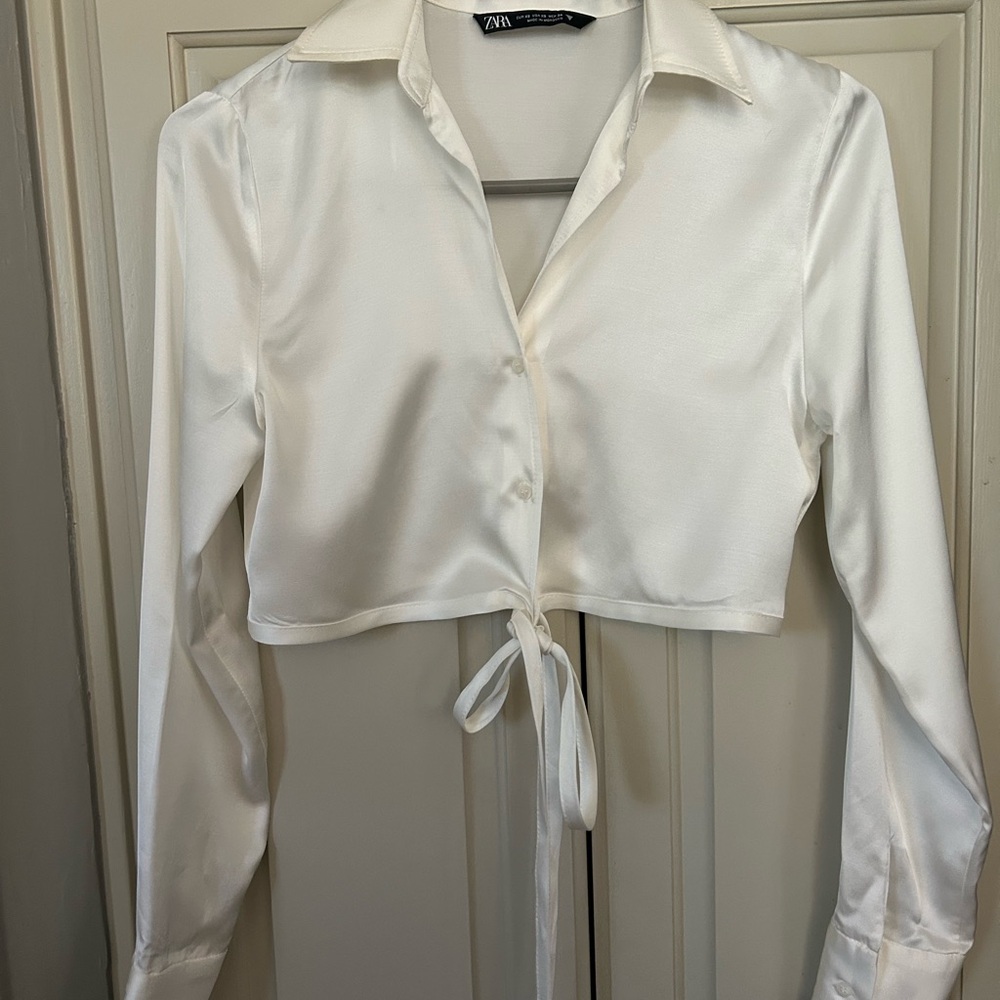 Zara White Cropped Button Down Shirt with Tie Front